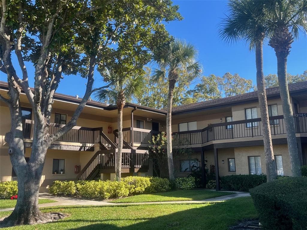 2663 SABAL SPRINGS CIRCLE UNIT 102 CLEARWATER, FL 33761