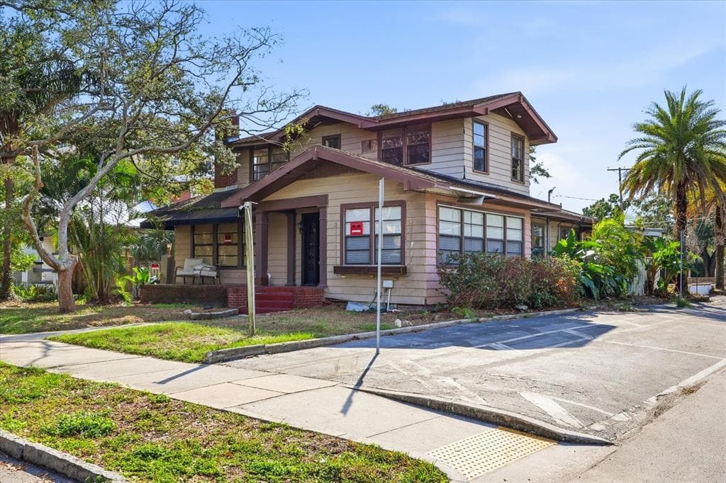 1401 S DESOTO AVENUE