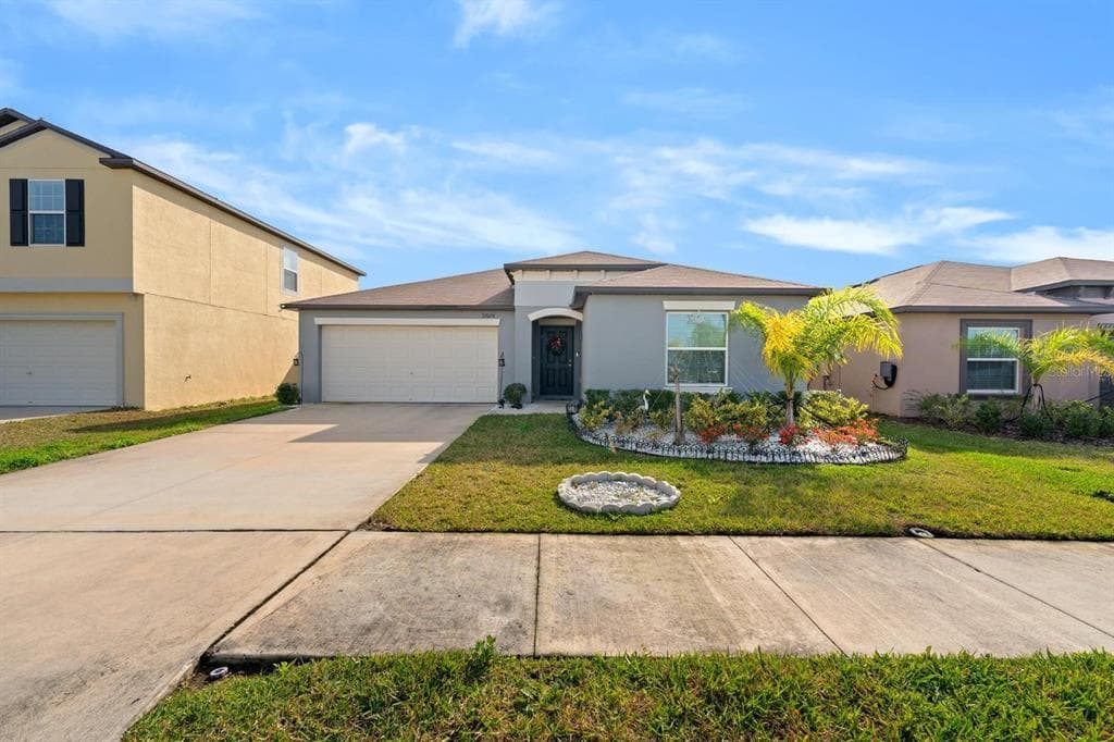 32024 HAWTHORNE COTTAGE PLACE SAN ANTONIO, FL 33576