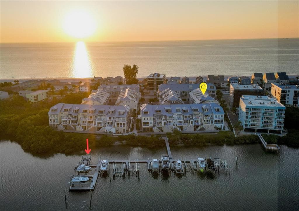 19915 GULF BLVD 605 UNIT 605 INDIAN SHORES, FL 33785