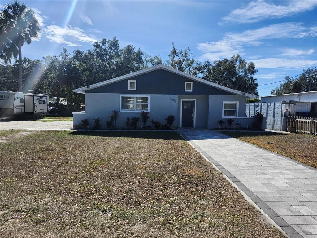 10805 DESOTO ROAD