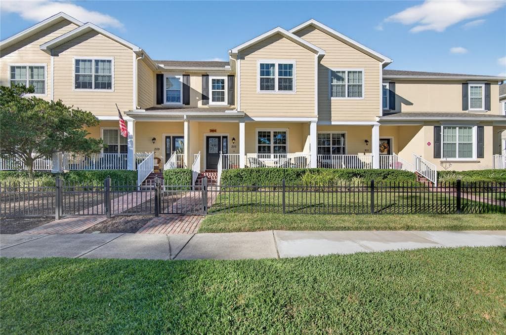 205 49TH AVENUE N ST PETERSBURG, FL 33703