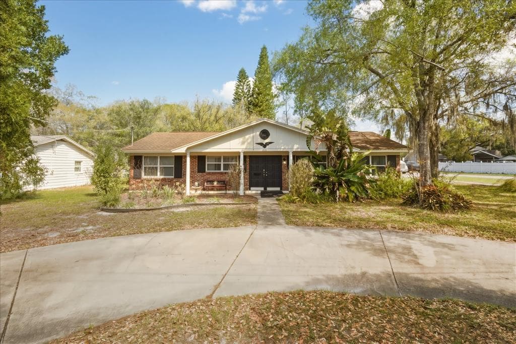 2101 W KYRA DRIVE
