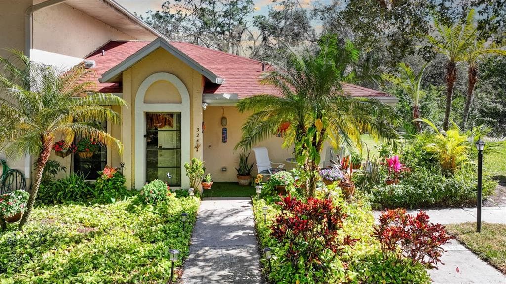 324 KNOTTWOOD COURT SUN CITY CENTER, FL 33573