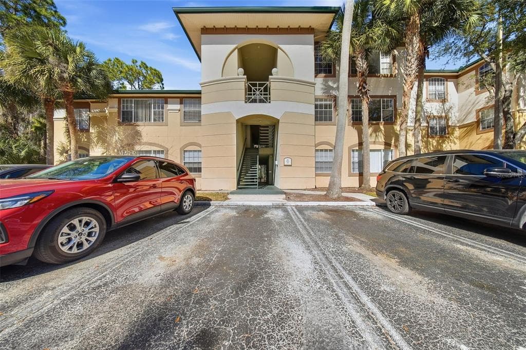 17114 CARRINGTON PARK DRIVE UNIT 201
