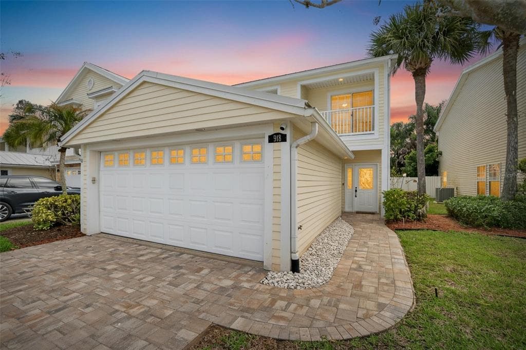 918 WOODBRIDGE COURT SAFETY HARBOR, FL 34695