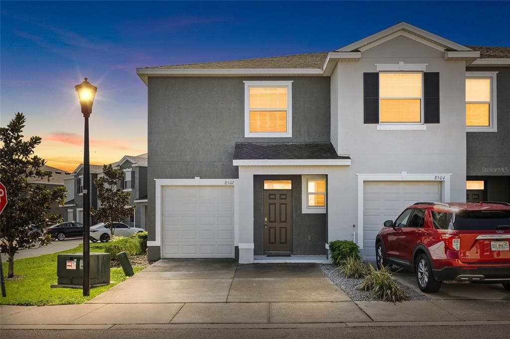 8502 FALLING BLUE PLACE RIVERVIEW, FL 33578
