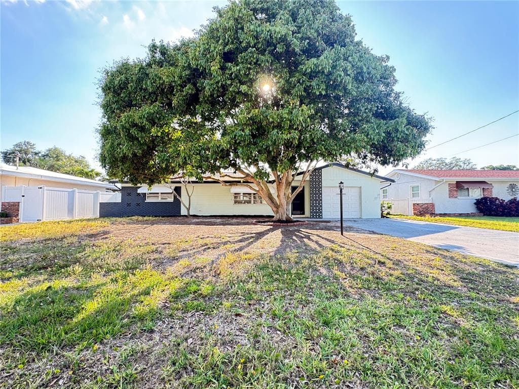 8484 120TH STREET SEMINOLE, FL 33772