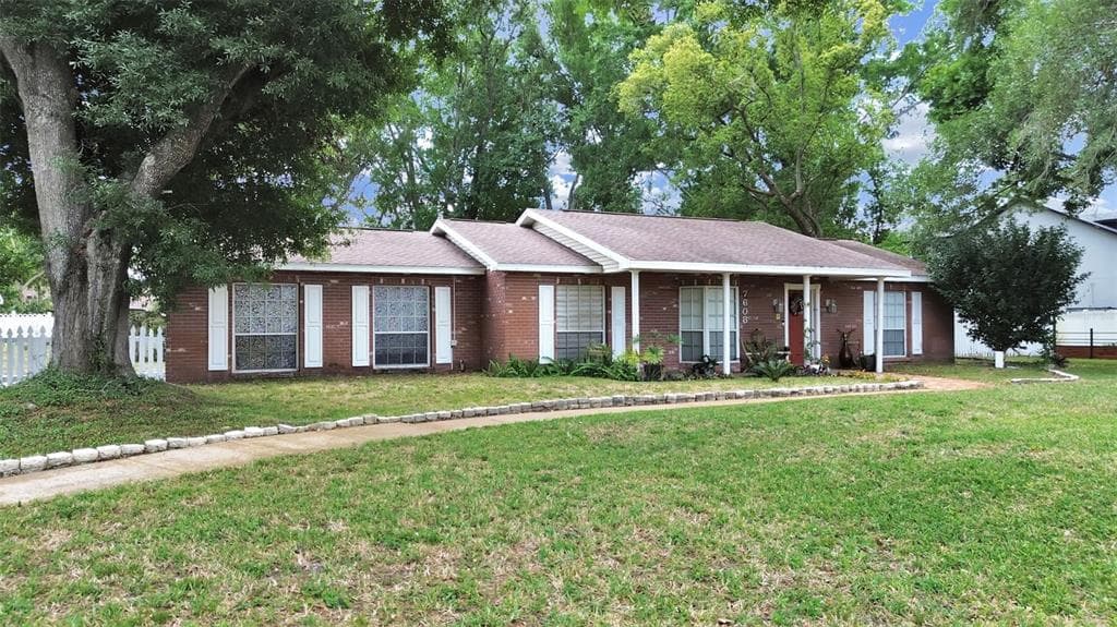7608 BARRY ROAD