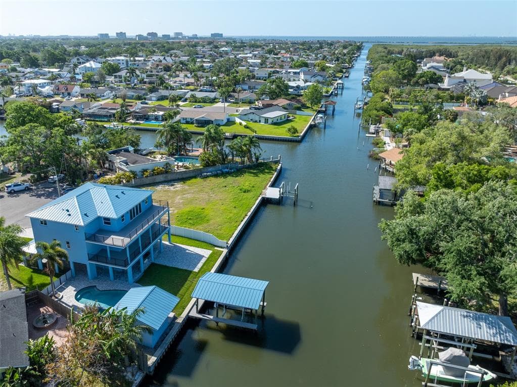 8717 DRIFTWOOD DRIVE TAMPA, FL 33615