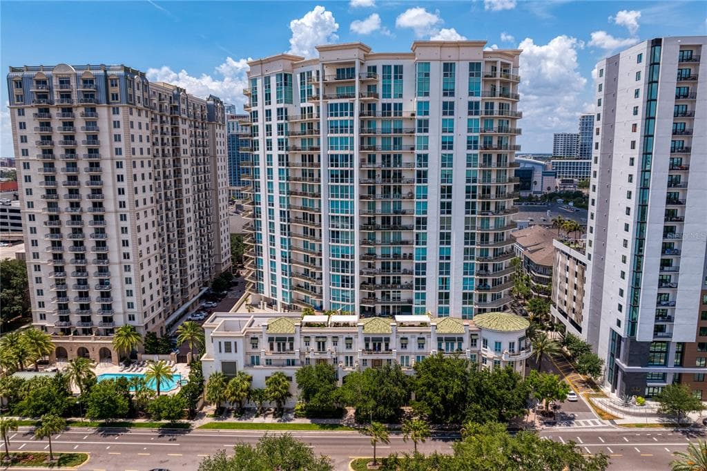 450 KNIGHTS RUN AVENUE UNIT 1901 TAMPA, FL 33602