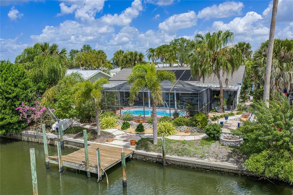 906 SAGO PALM WAY APOLLO BEACH, FL 33572