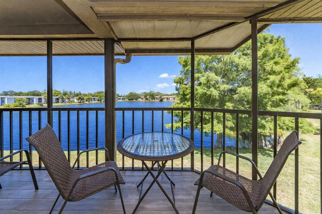 304 WOODLAKE WYNDE UNIT 304 OLDSMAR, FL 34677