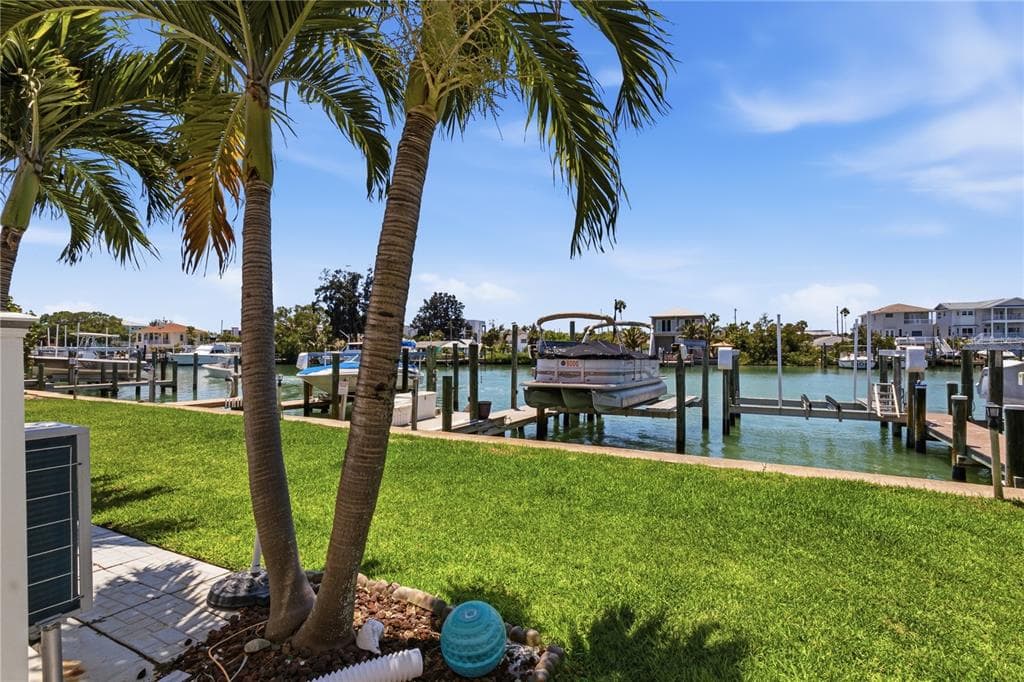 12482 CAPRI CIRCLE N TREASURE ISLAND, FL 33706