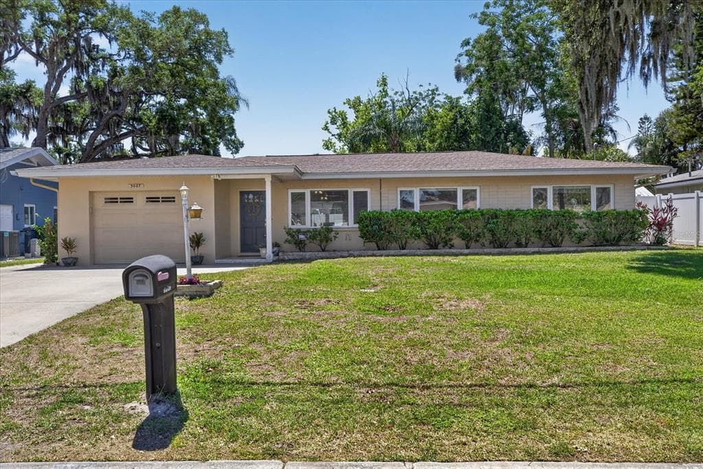 3067 KAPOK KOVE DRIVE CLEARWATER, FL 33759