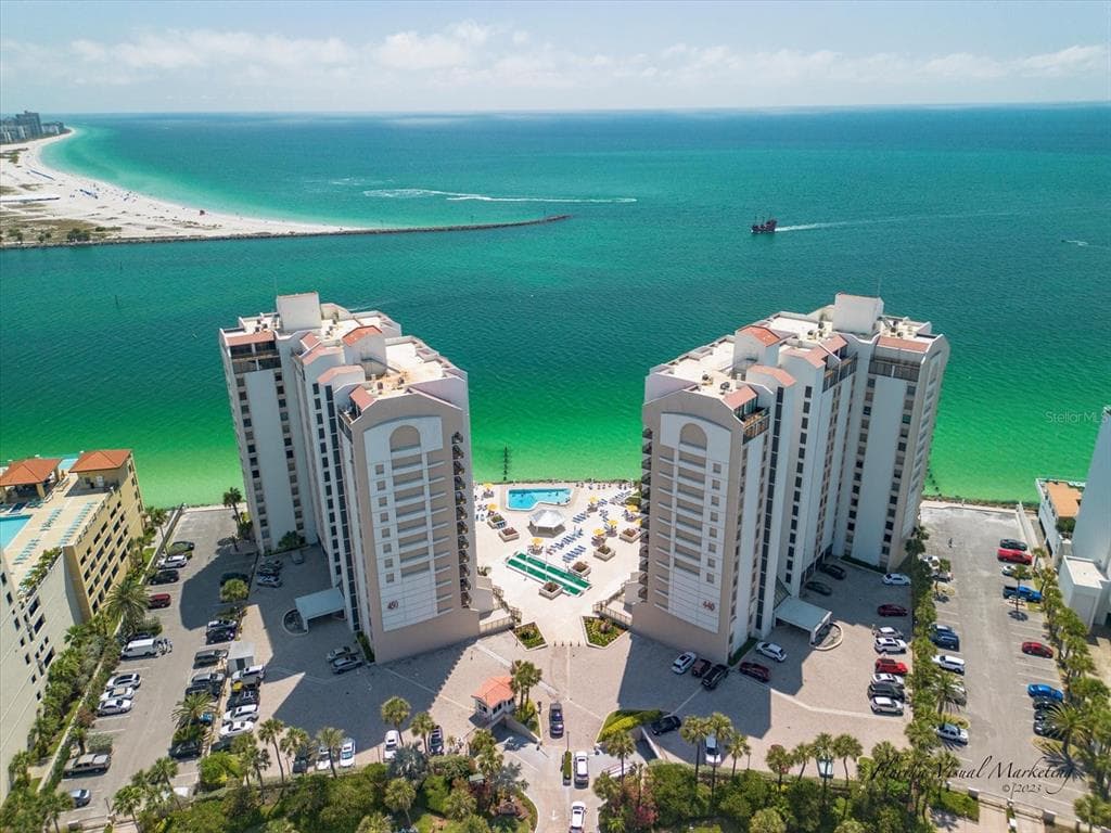 450 S GULFVIEW BOULEVARD UNIT 704 CLEARWATER BEACH, FL 33767