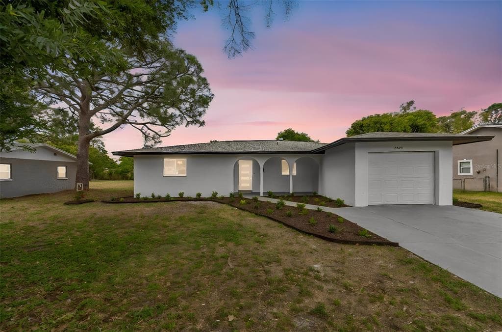 2550 GOMAZ WAY S ST PETERSBURG, FL 33712