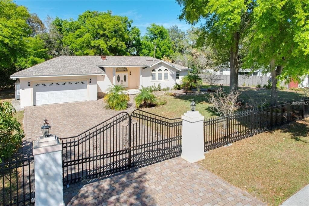 25 E CHESLEY AVENUE EUSTIS, FL 32726