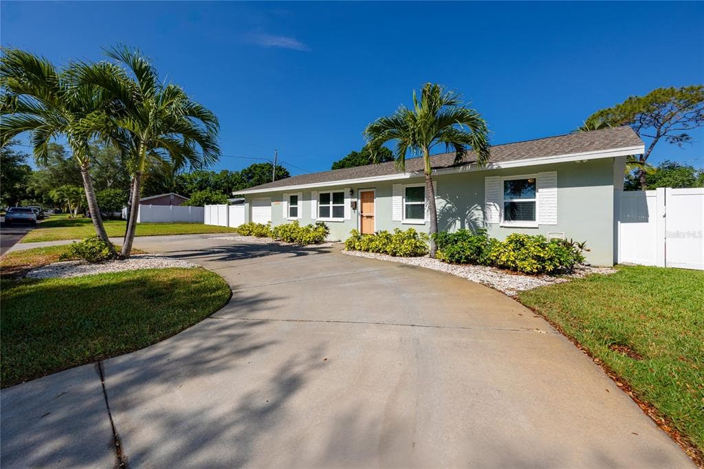 4550 3RD STREET N ST PETERSBURG, FL 33703
