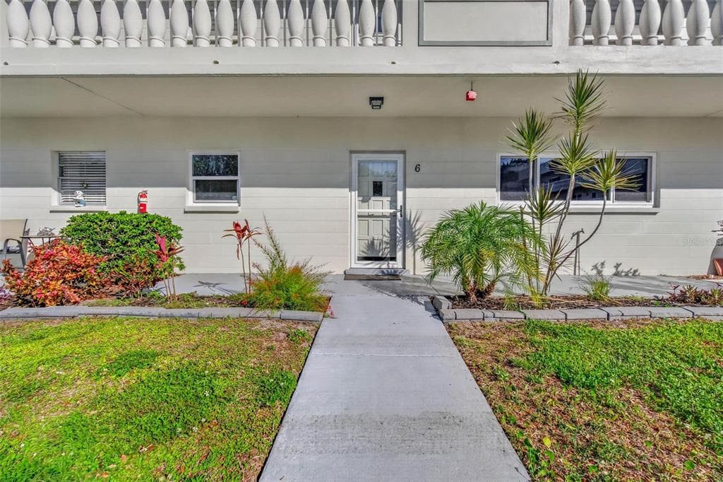2284 SPANISH DRIVE UNIT 6 CLEARWATER, FL 33763