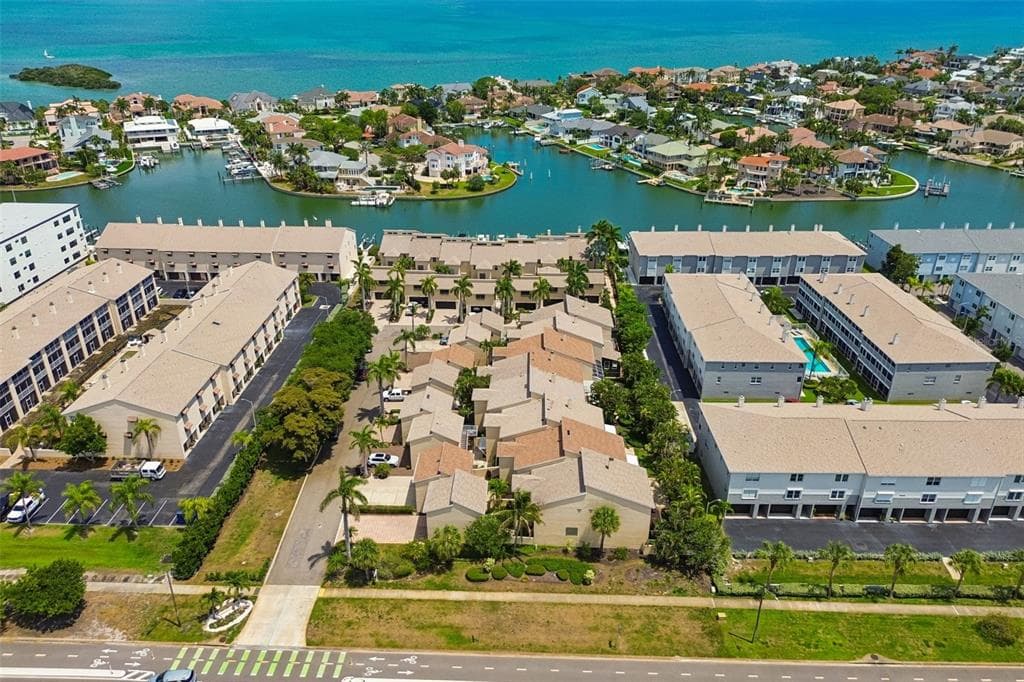 487 PINELLAS BAYWAY S UNIT 207