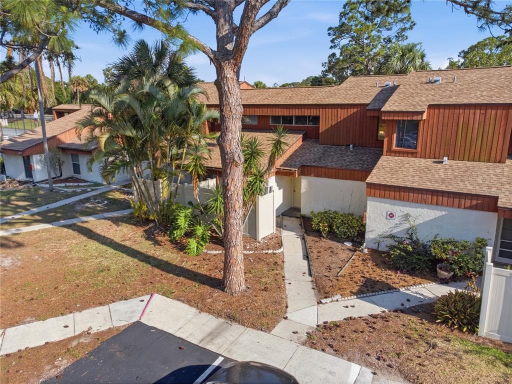 2058 SUNSET POINT ROAD UNIT 15 CLEARWATER, FL 33765