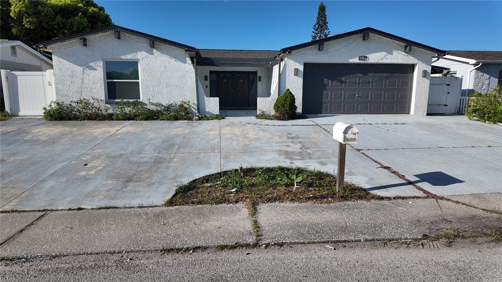 8214 HIXTON DRIVE PORT RICHEY, FL 34668