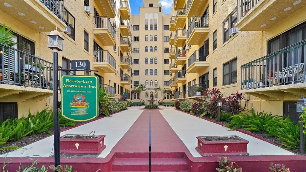 130 4TH AVENUE N UNIT 305