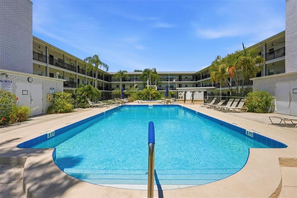 4050 4TH STREET N UNIT 229 ST PETERSBURG, FL 33703