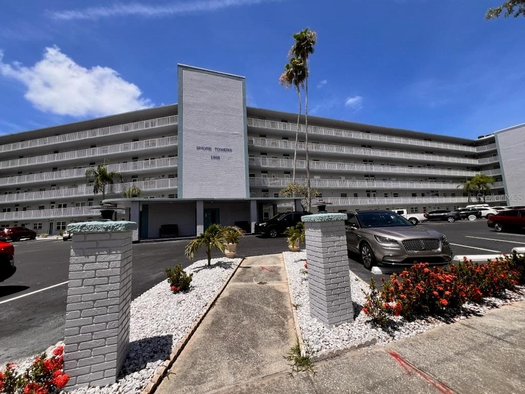 1868 SHORE DRIVE S UNIT 607