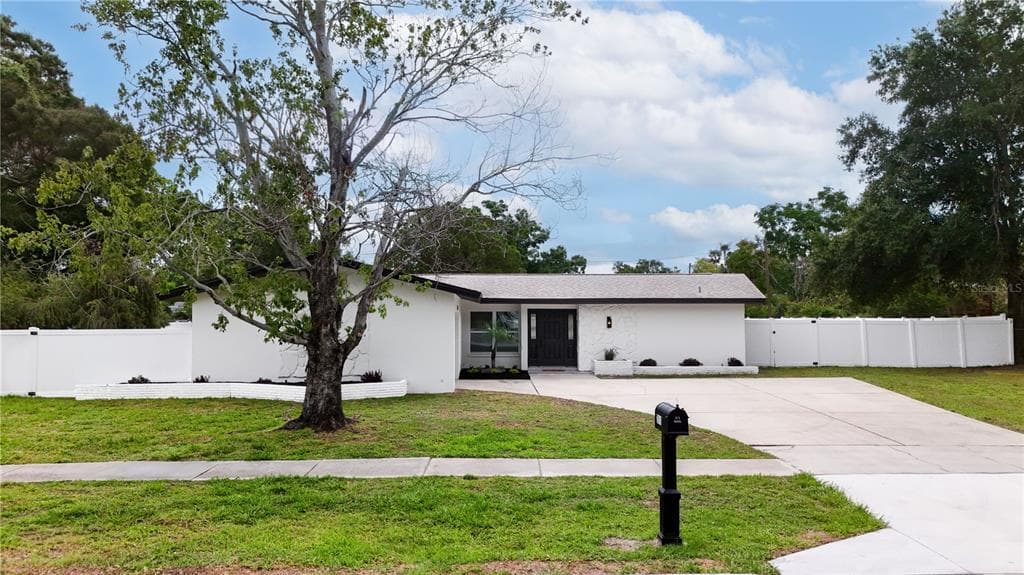 7811 47TH STREET N PINELLAS PARK, FL 33781
