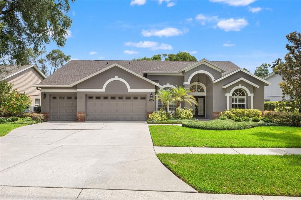 4315 ROUND LAKE COURT TAMPA, FL 33618