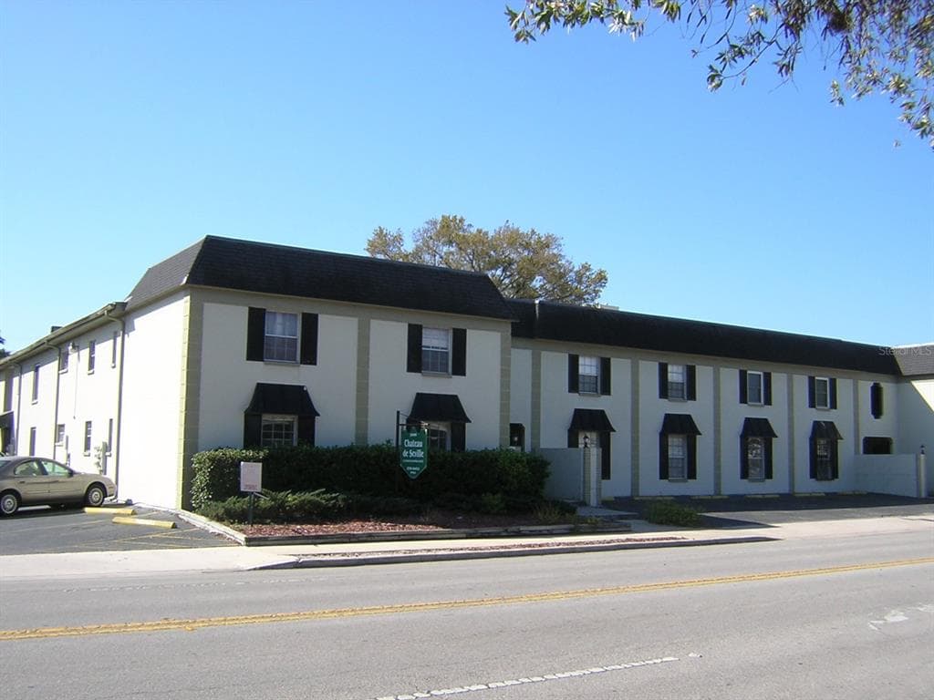 2808 W AZEELE UNIT 103 TAMPA, FL 33609