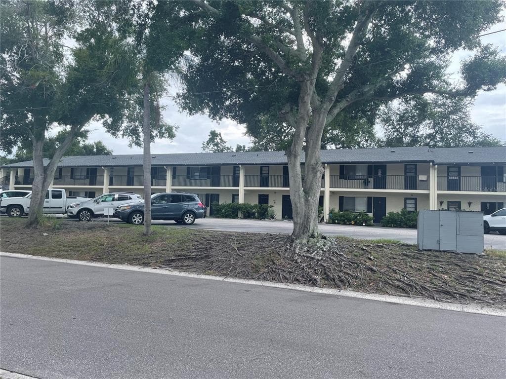 2 N FERNWOOD AVENUE UNIT 7 CLEARWATER, FL 33765