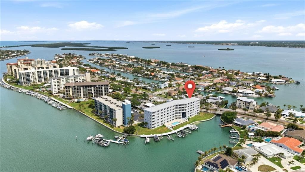 610 ISLAND WAY UNIT 201