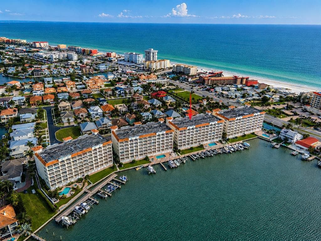 17717 GULF BOULEVARD UNIT 504 REDINGTON SHORES, FL 33708