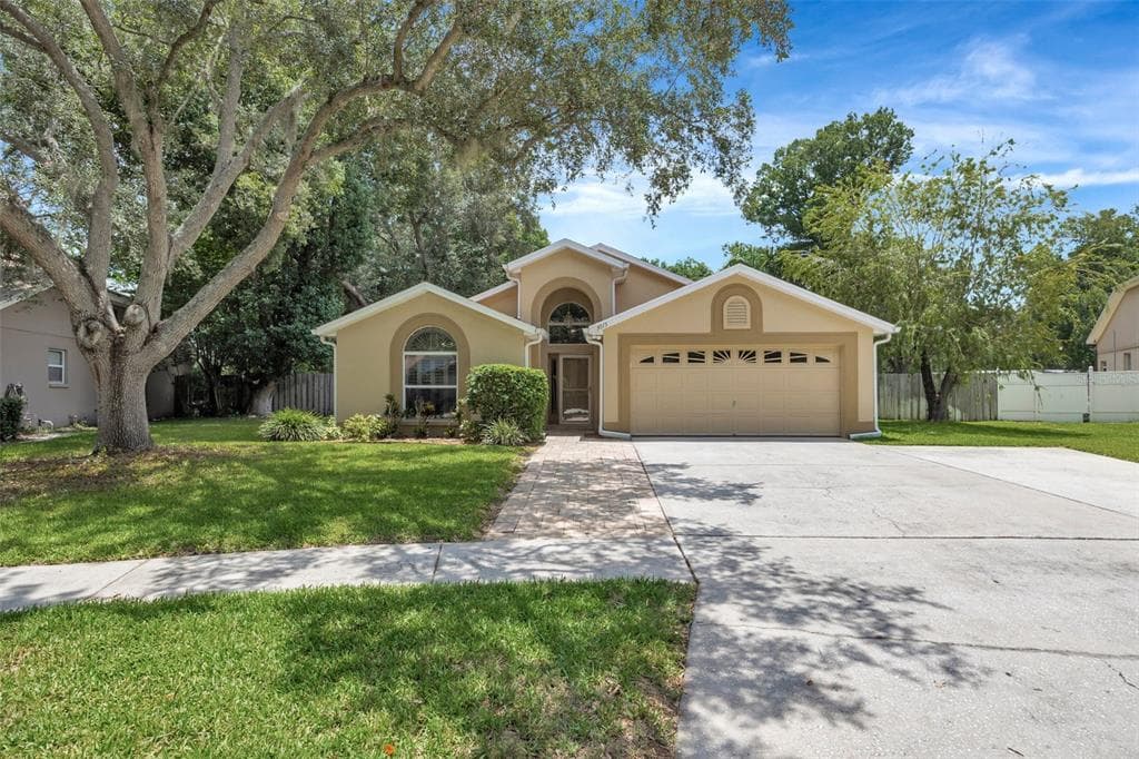3015 FOLKLORE DRIVE VALRICO, FL 33596