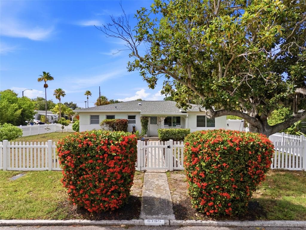 6765 3RD AVENUE N ST PETERSBURG, FL 33710