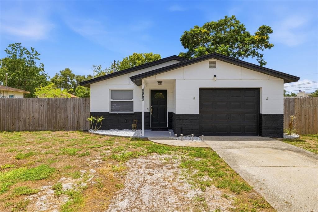 8952 NARCISSUS AVENUE SEMINOLE, FL 33777