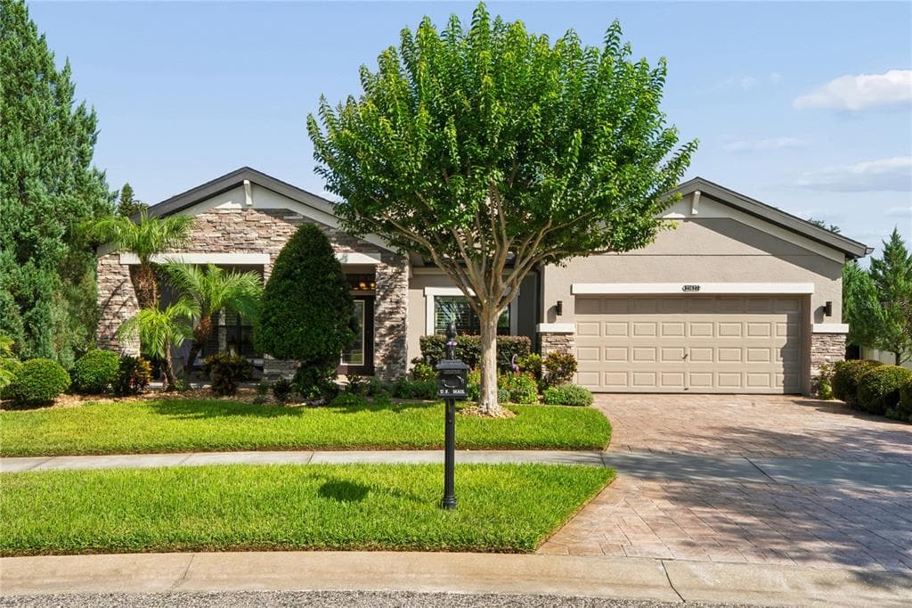 21627 PEARL CRESCENT COURT LAND O LAKES, FL 34637