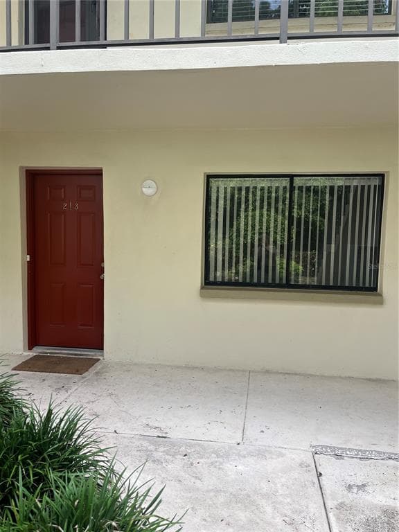 3300 FOX CHASE CIRCLE N UNIT 213 PALM HARBOR, FL 34683