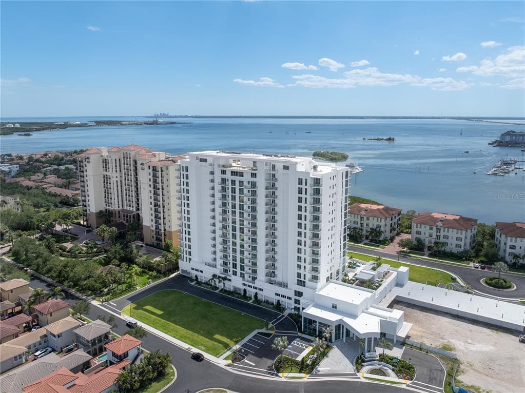 5713 BOWEN DANIEL DR. UNIT 1401 TAMPA, FL 33616
