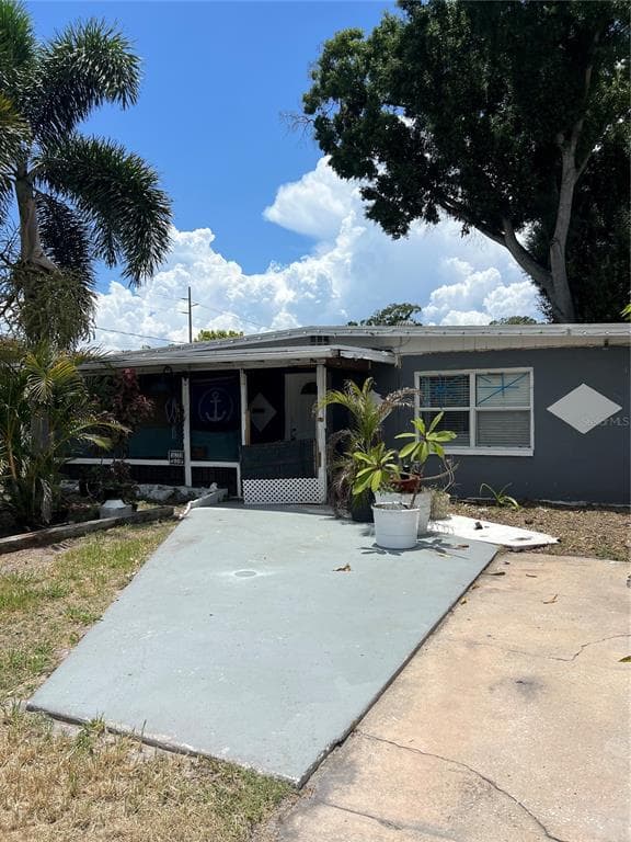 5808 N LOIS AVENUE TAMPA, FL 33614