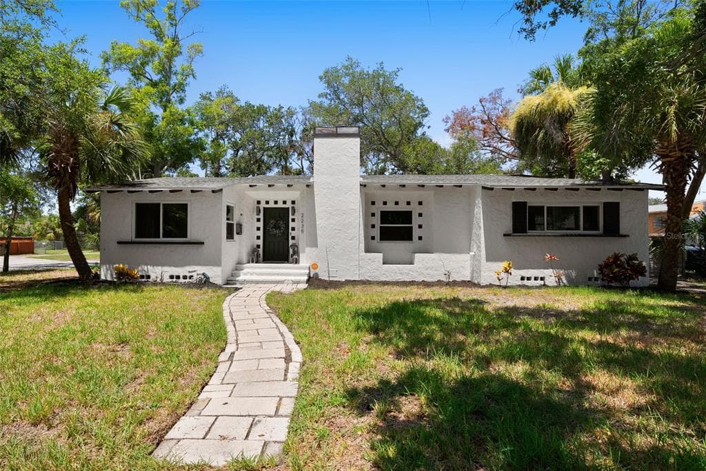 2235 5TH STREET S ST PETERSBURG, FL 33705
