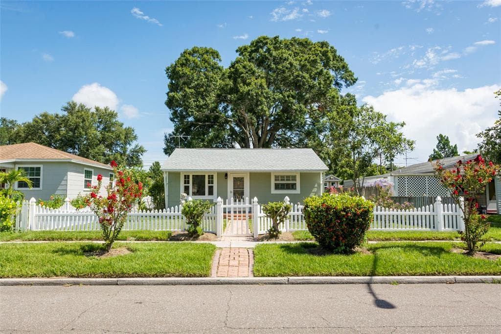 835 49TH AVENUE N ST PETERSBURG, FL 33703