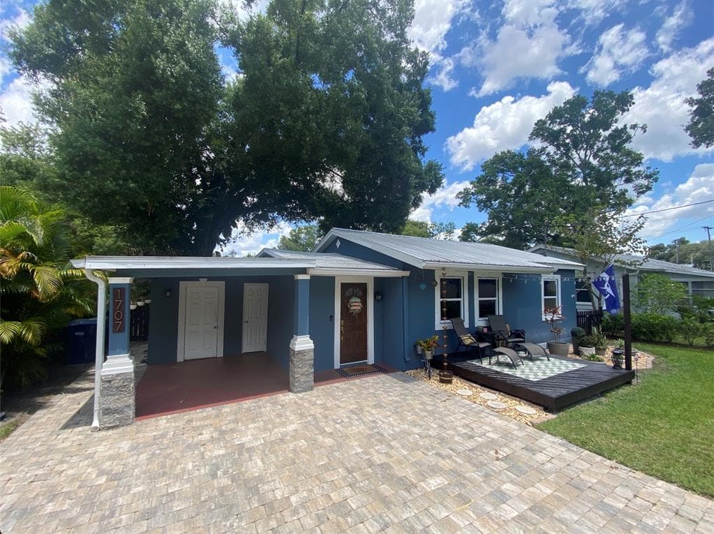 1707 W COMANCHE AVENUE