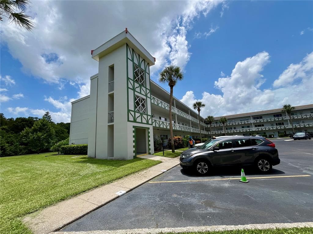 2471 SUMATRAN WAY UNIT 43