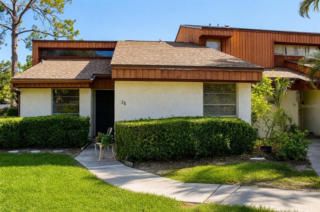 2054 SUNSET POINT ROAD UNIT 38