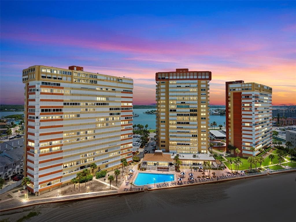 17940 GULF BOULEVARD UNIT 11E REDINGTON SHORES, FL 33708