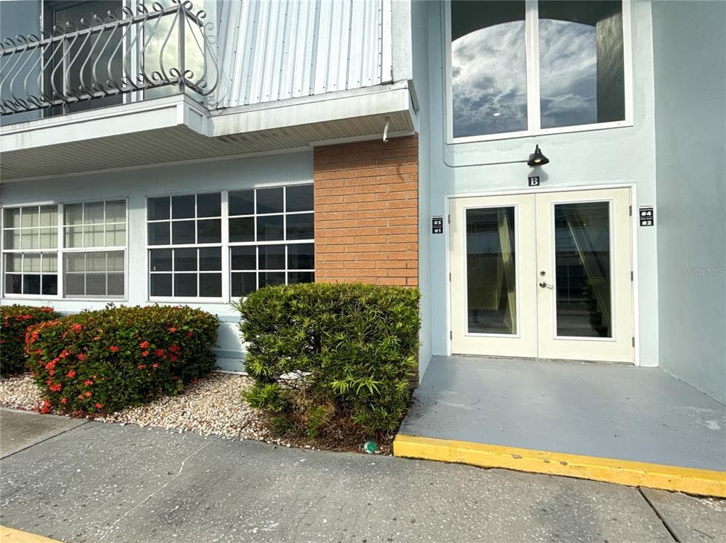 22333 EDGEWATER DRIVE UNIT B1